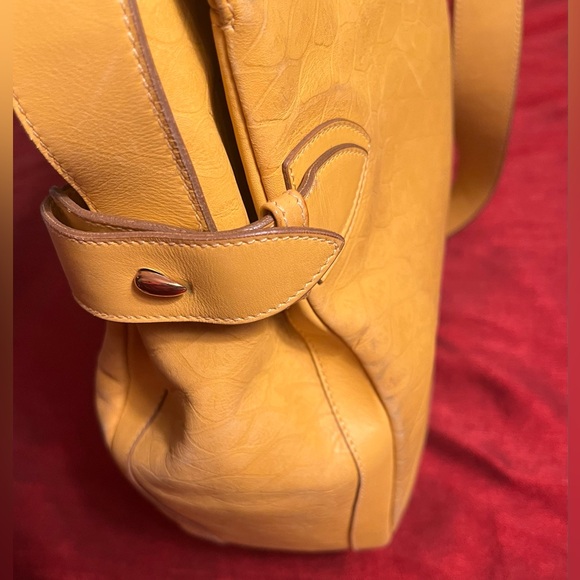 Gucci Printed Messenger Bag, Yellow - Picture 3 of 10